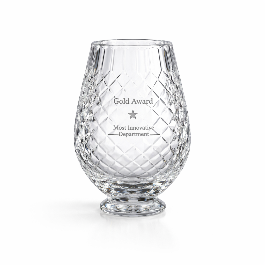L431 15CM LEAD CRYSTAL PANELLED TULIP VASE – SMALL CUT CRYSTAL FOR GIFTS & AWARDS - Image 1