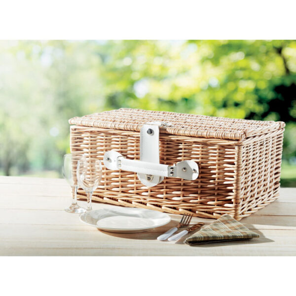 2-PERSON WICKER PICNIC BASKET – CUTLERY, PLATES & GLASSES INCLUDED – OUTDOOR SET - Image 2
