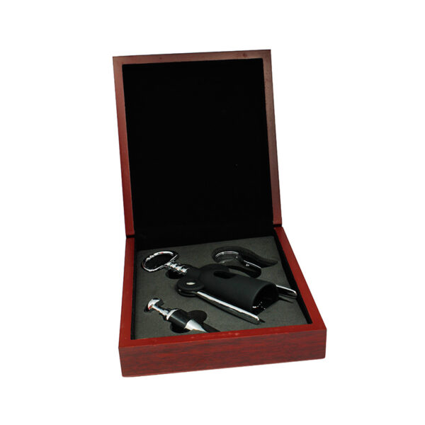 WINE SET IN DELUXE WOODEN BOX - Image 1