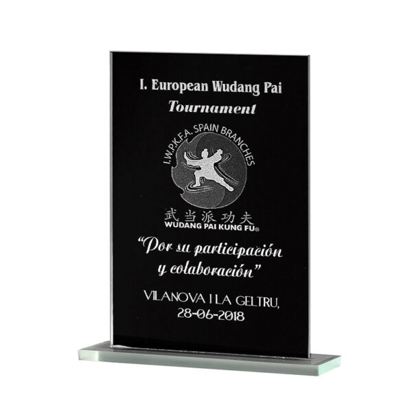 GLASS AWARD WITH BLACK BACKGROUND 15CM - Image 1