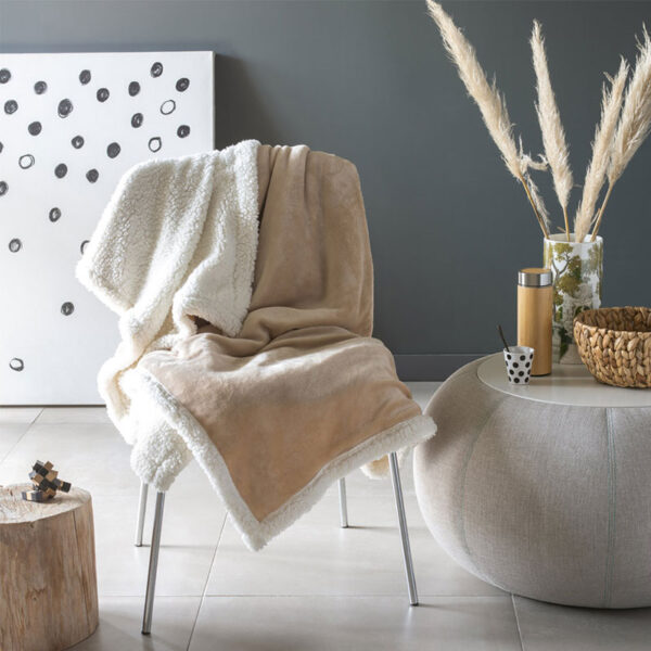 POLAR BLANKET WITH ZIP CLOSURE - Image 16